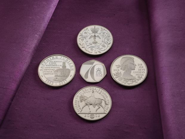 Witney Gazette: Royal Mint unveil commemorative 50p for Queen’s Platinum Jubilee (The Royal Mint)